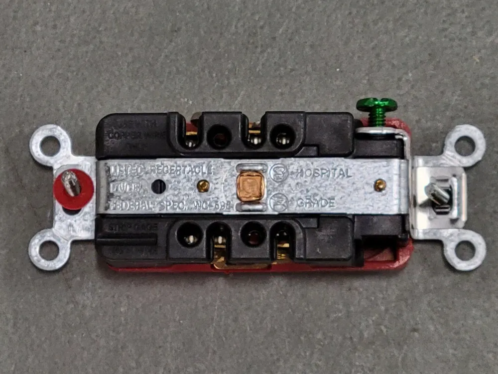 20A 125V Duplex Receptacle HBL8300HRED met Kinderbeveiliging