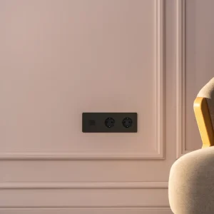 Kew Drievoudige USB-C 30 W voedingsmodule en 2x Schuko type F stopcontact - Brons - Zwart met Overbelastingsbeveiliging