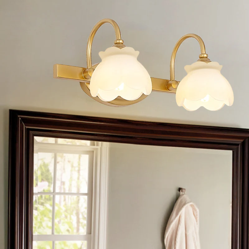 Blossom Badkamerijdelheidsspiegellicht Traditionele metalen LED 2/3/4 koppen Messing wandgemonteerde lamp met Overloopbeve...