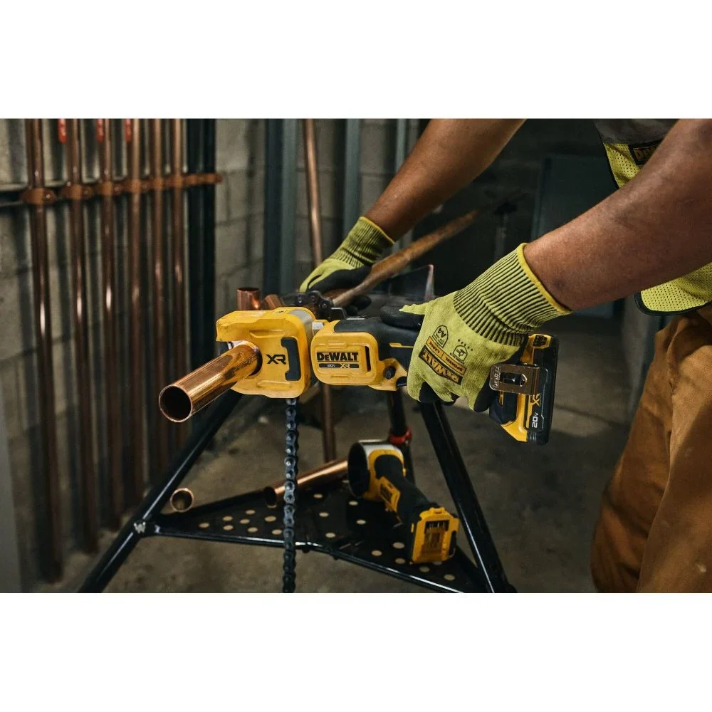 DEWALT 20V MAX XR 1-1/4 Inch Koperkleurig Tubing Cutter Kit DCE154E1