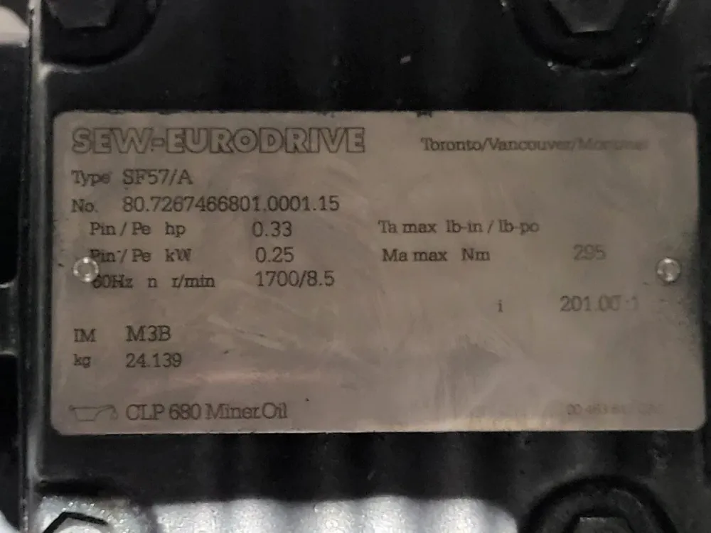 201:1 Gear Reducer SF57Aw/ 0.33 hp Electric Motor SF57 DRS71S4 met CE-Keurmerk