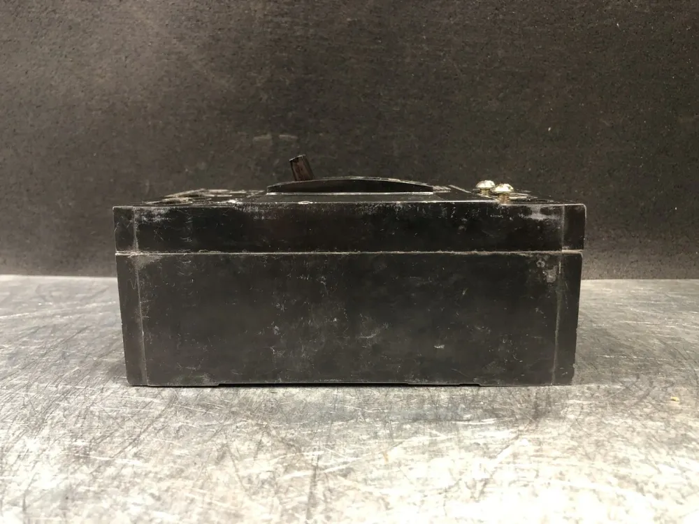125 Amp, 3 Pole, 240 volts Circuit Breaker THQD32125
