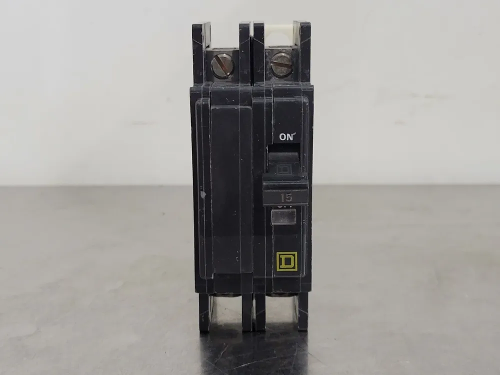 15 Amp, 2 Pole, 120/240 volts Circuit Breaker QOU215 - directe montage