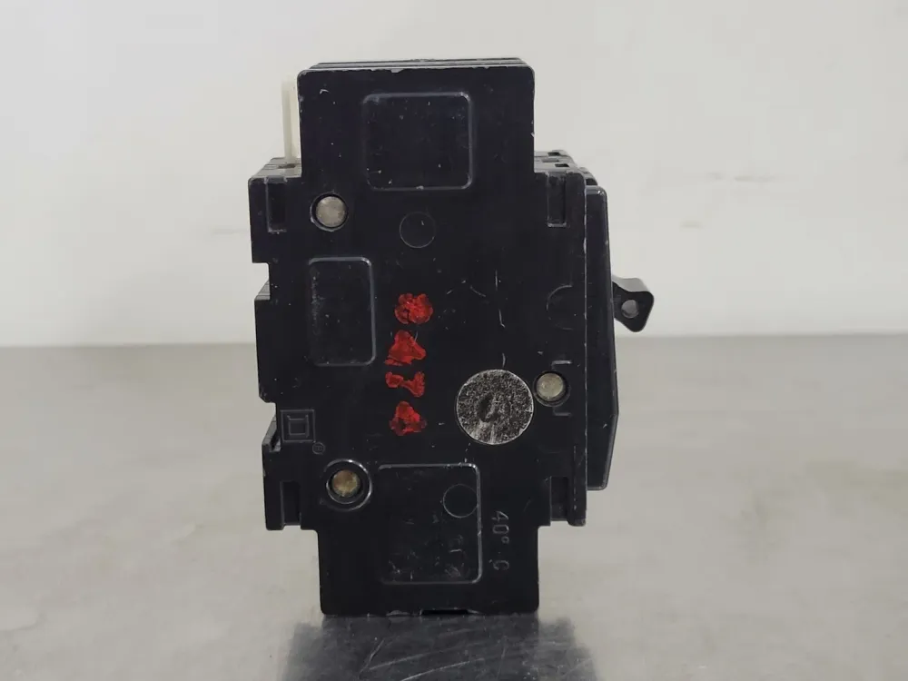 15 Amp, 2 Pole, 120/240 volts Circuit Breaker QOU215 - directe montage
