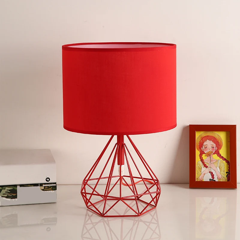 Oplaadbare LED Diamond Cage Base-nachtkastjelamp Metallic 1-kops minimalistische nachtkastjelamp met trommelstofkap