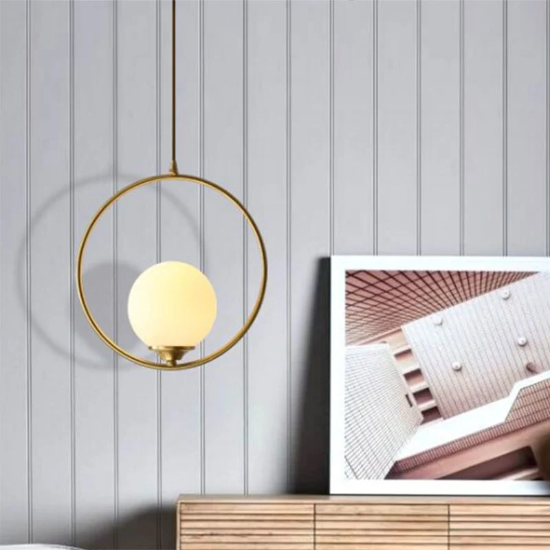 Antiek gouden bolvormige plafondlamp, minimalistisch, 1 lamp, crèmekleurige glazen hanglamp met ringdecoratie met Inclusie...