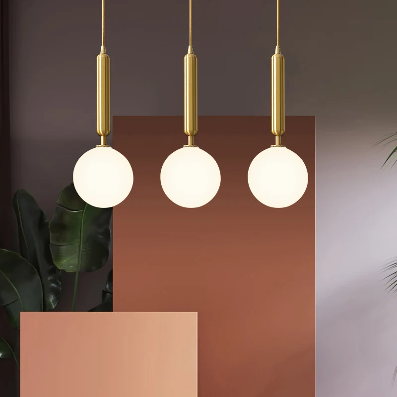 Energiezuinige 3-lichts eetkamer multi-plafondlamp postmoderne koperen hanger met bolglazen kap