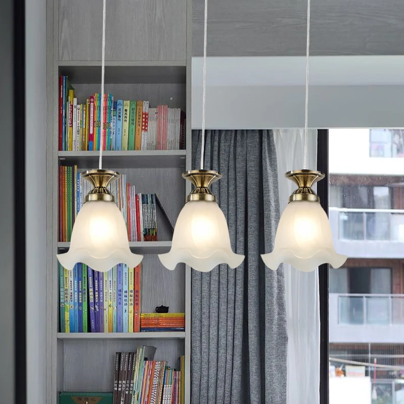 Traditionele geschulpte clusterhanger 3 lampen opaalglas hangende plafondlamp koper/brons voor restaurant voor Plafondhoog...