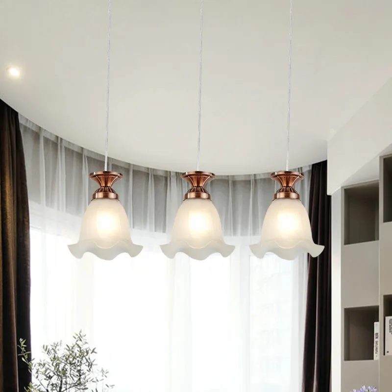Traditionele geschulpte clusterhanger 3 lampen opaalglas hangende plafondlamp koper/brons voor restaurant voor Plafondhoog...