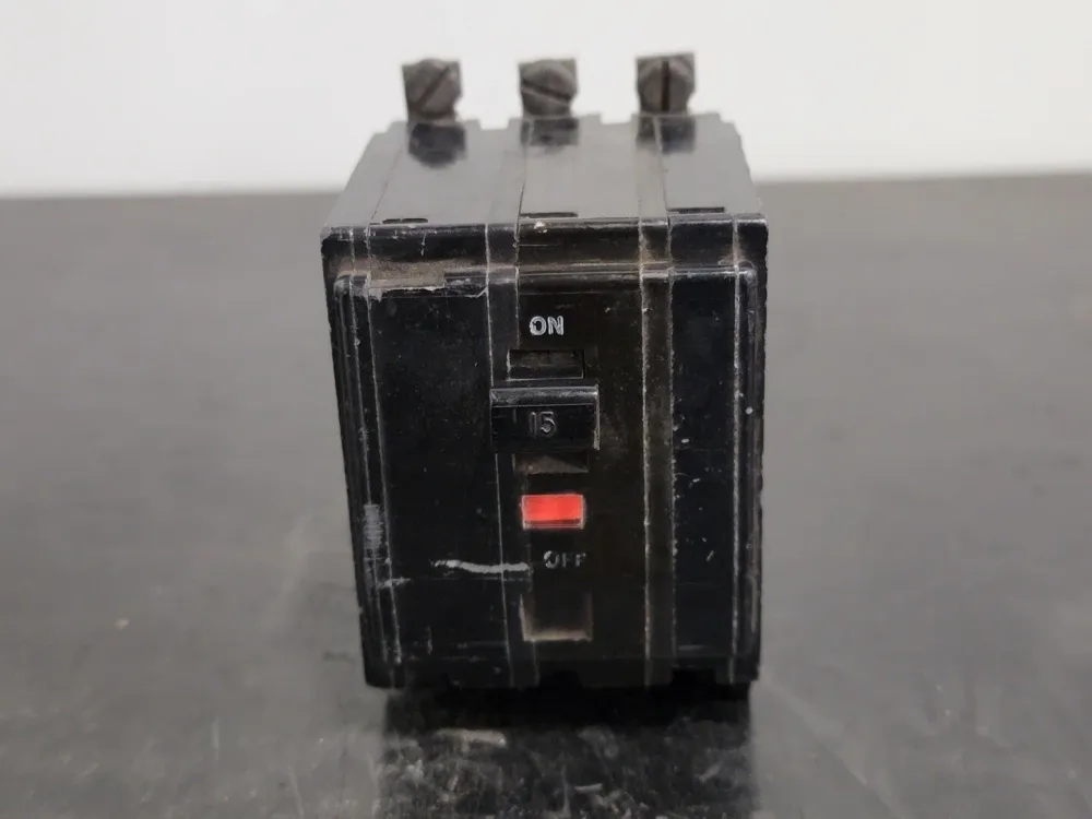 15 Amp, 3 Pole, 120/240 volts Circuit Breaker QOB315