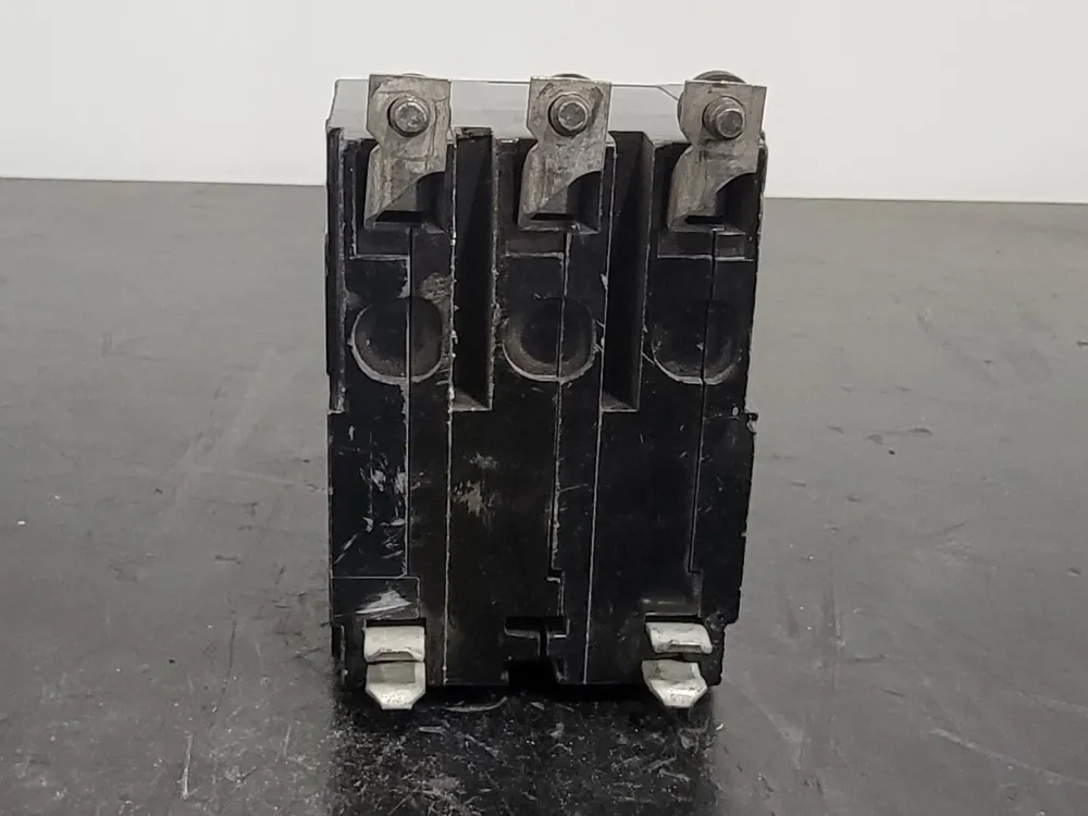 15 Amp, 3 Pole, 120/240 volts Circuit Breaker QOB315