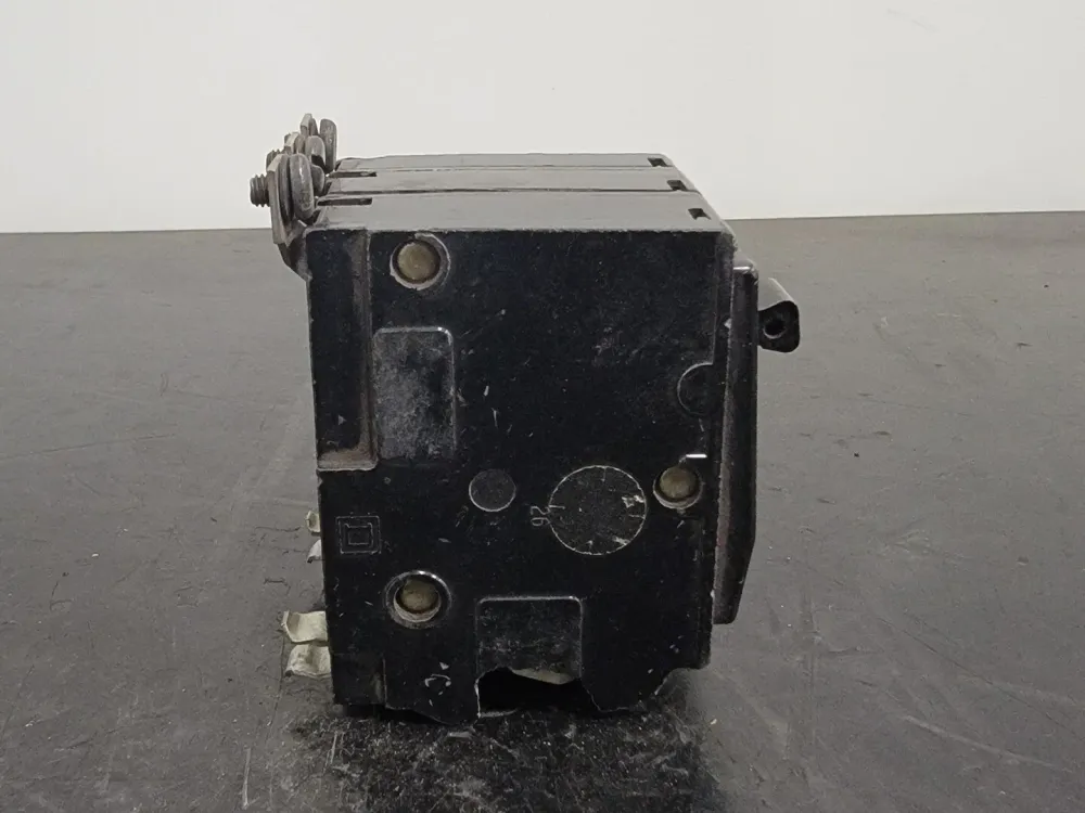 15 Amp, 3 Pole, 120/240 volts Circuit Breaker QOB315