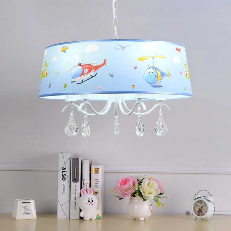 Energiezuinige Cartoon blauwe hanglamp met kristallen vliegtuig kroonluchter van metaal en stof voor babykamer