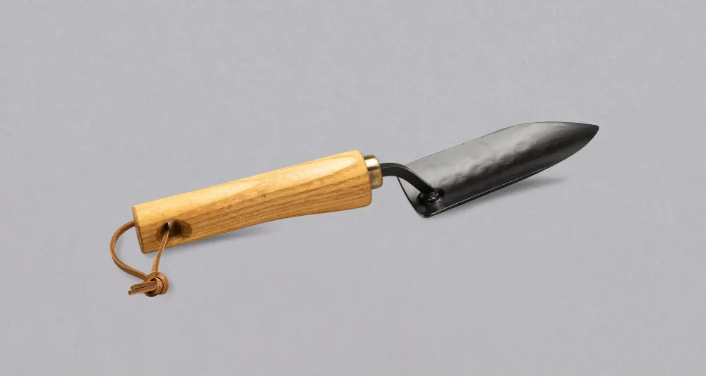 Kondo Seisakusho Transplanting Trowel - Minuscuul