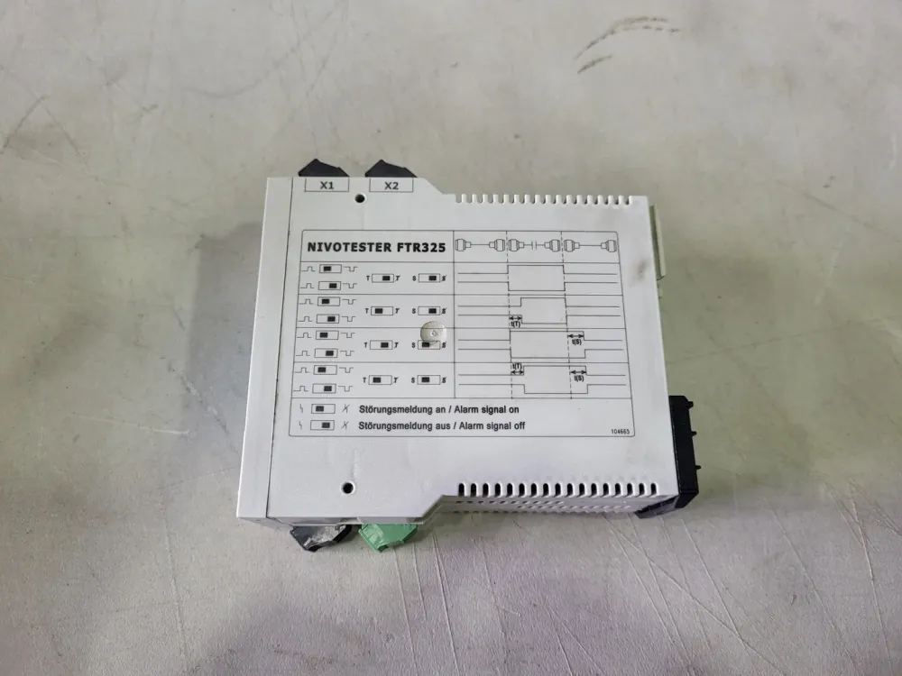 Nivotester Microwave Barrier w/ Liquiline M Transmitter FTR325-A1A1