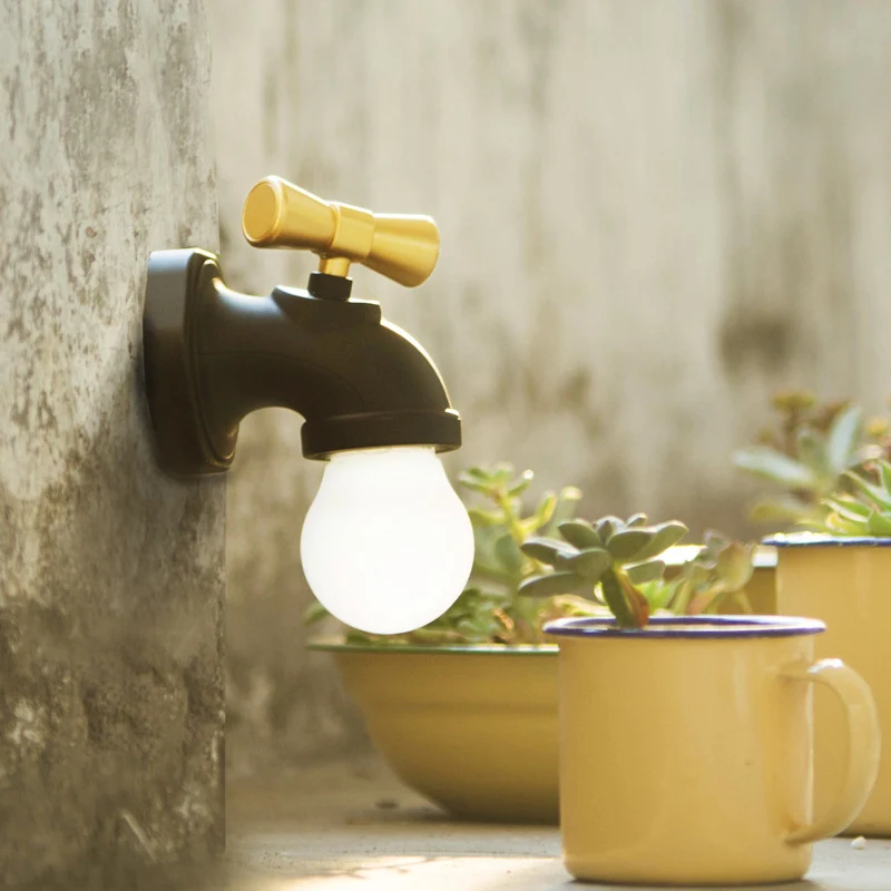 Eigentijdse LED-wandlamp de vorm van een enkele lichte metalen nachtlamp voor de badkamer | Incl. Montageset