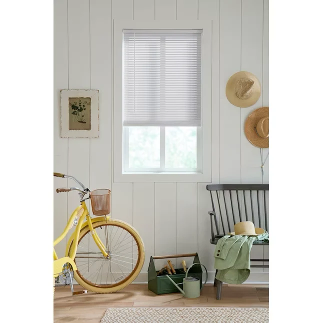 LEVOLOR Trim+Go 1- Slat Width 72- x 72- Cordless Melkwit Vinyl Room Darkening Mini-blinds