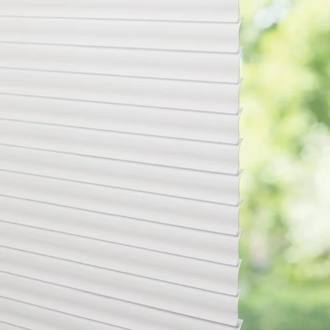 LEVOLOR Trim+Go 1- Slat Width 72- x 72- Cordless Melkwit Vinyl Room Darkening Mini-blinds