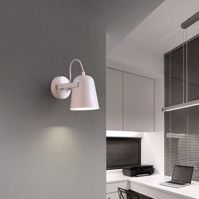 Energiezuinige LED Nordic 1-lichts wandkandelaar bel draaibaar wandmontage lichtarmatuur met ijzeren kap voor woonkamer