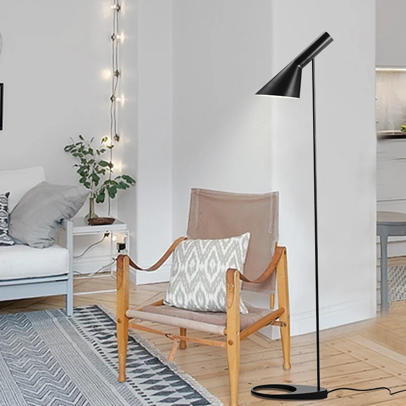 Scandinavische trechtervormige vloerlamp, 1 lamp, metaal, draaibaar, staand zacht voor de woonkamer