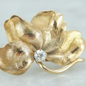 Lucky Four Leaf Clover Brooch Diamond Detail
