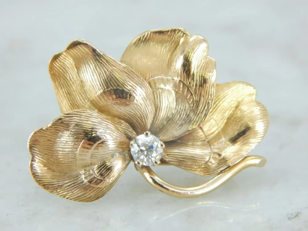 Lucky Four Leaf Clover Brooch Diamond Detail