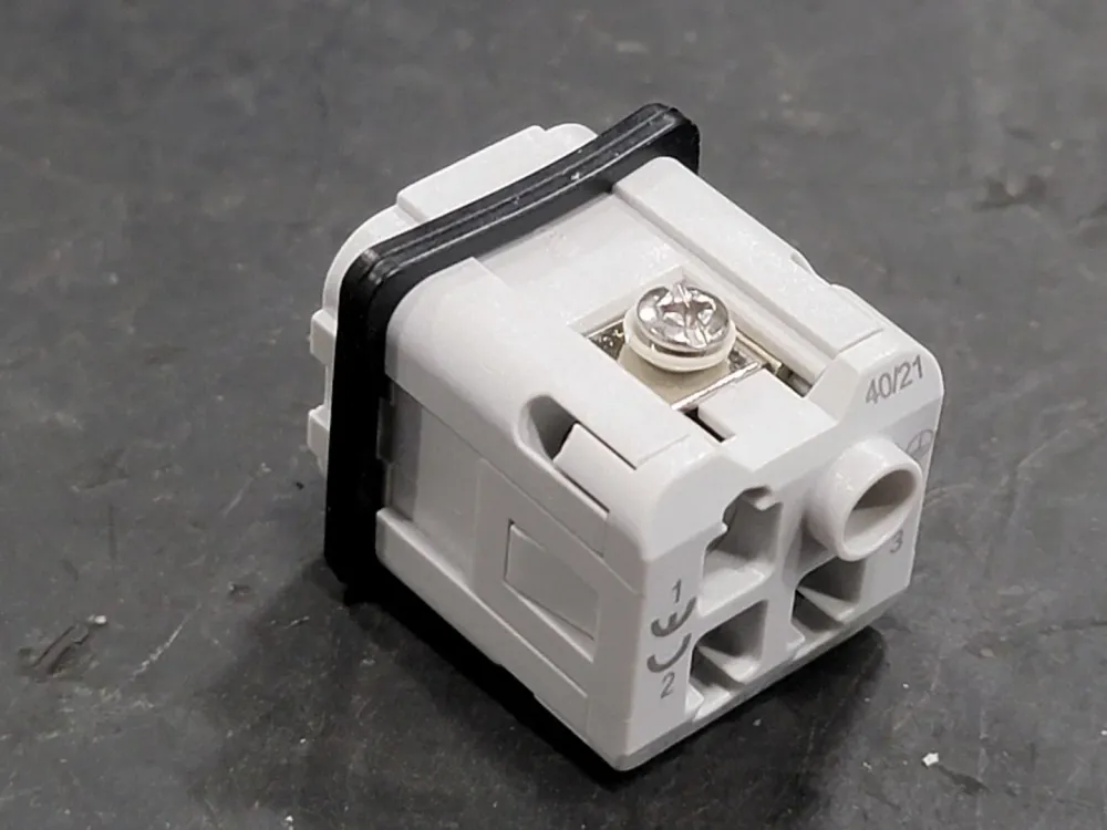 10A 230/400V Contact Insert HC-A03-I-UT-M (Box 33)