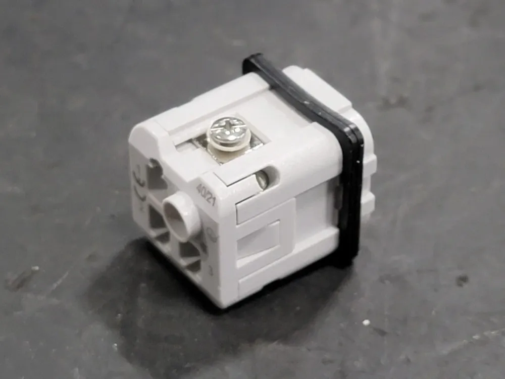 10A 230/400V Contact Insert HC-A03-I-UT-M (Box 33)
