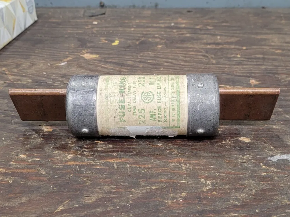 Aardlekschakelaar 225 Amp Time Delay Fuse
