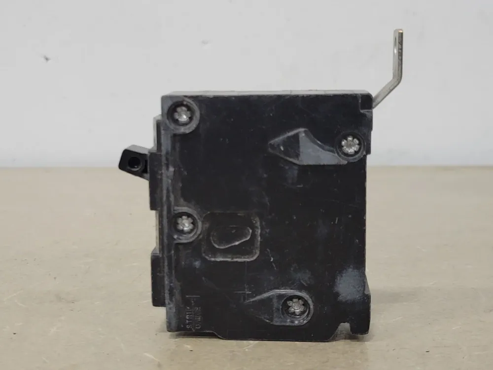 Opbouw 15 Amp, 1 Pole, 120/240 volts Circuit Breaker BL115