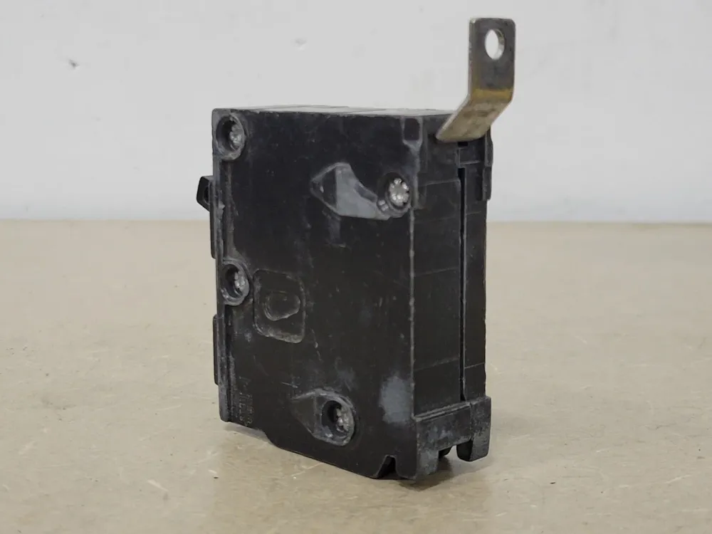 Opbouw 15 Amp, 1 Pole, 120/240 volts Circuit Breaker BL115