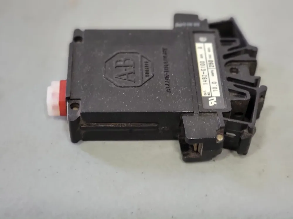 10 Amp, 1 Pole, 250 volts Circuit Breaker 1492-G100