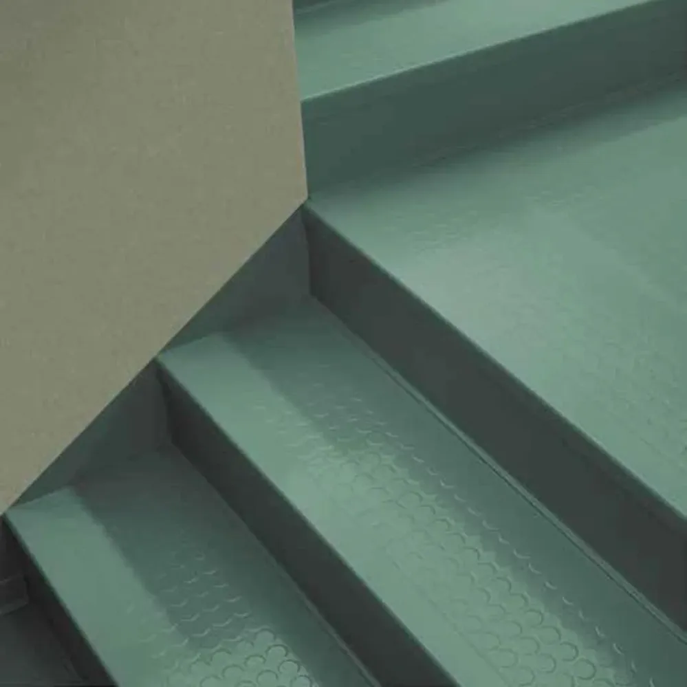 Mannington Natuurrubber ConnectStep Tread & Riser – Sculptured Profile 60" 030