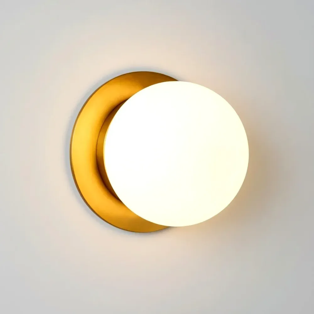 Rowan minimalistische glazen wandlamp globe At Ease Home Life
