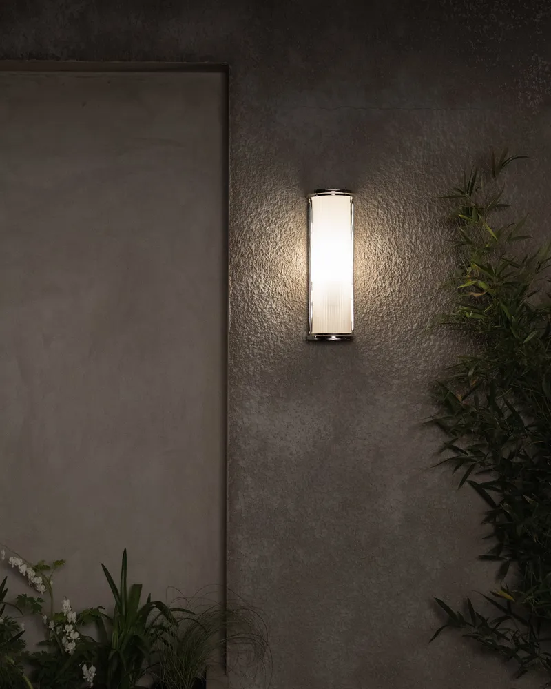 Bank Wandlamp Geribbeld Glas – Gepolijst Nikkel