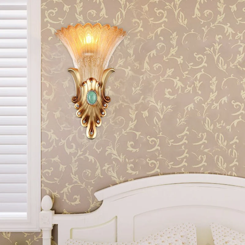 10"/13" brede gouden 1-lichts inbouwkolonialisme matglas uitlopende wandlamp voor slaapkamer Clearhalo