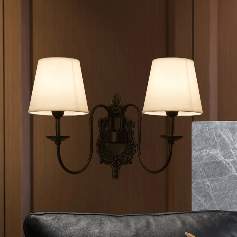 1/2-Head Cone Shade Wandlamp Platteland Witte Stof Wandmontage Verlichting met Zwarte Golvende Arm Clearhalo