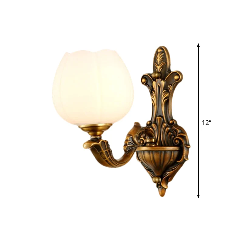 1/2-lichts komschaduw wandkandelaar vintage stijlvolle antiek koperen metalen wandlamp met melkachtige glazen kap Clearhalo