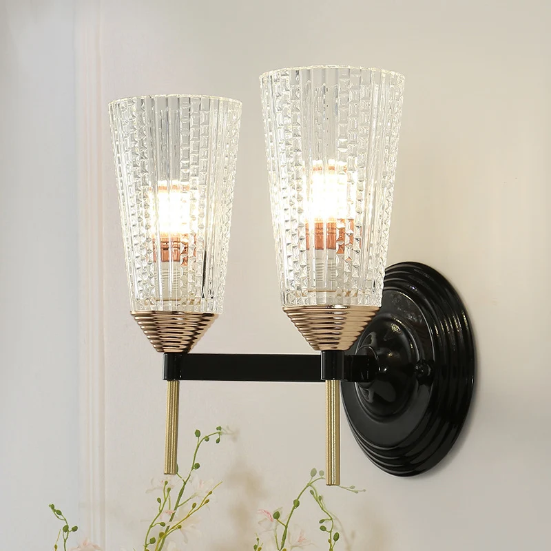 1/2-lichts wandgemonteerd licht Traditioneel conisch helder getextureerd glazen wandkandelaar zwart voor foyer Clearhalo
