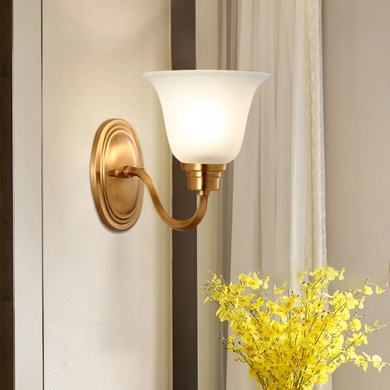 1 Head Frost Glass Wall Lighting Vintage Gold Uitlopende Vorm Nachtkastje Wandmontage Lichtarmatuur Clearhalo