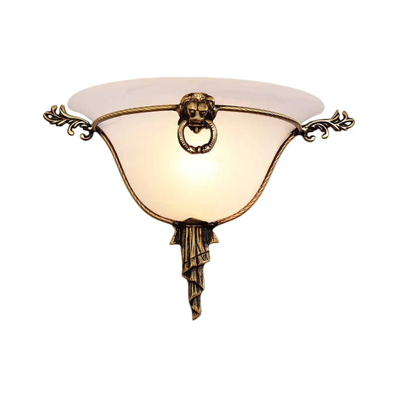 1-koppige koepelvormige schanslamp Traditionele messing matglazen wandmontageverlichting voor gang Clearhalo