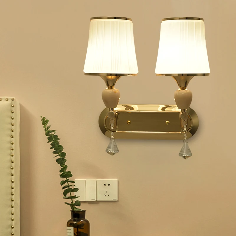 1-kops bel wandkandelaar verlichting met glazen kap modernistische woonkamer goud wandmontage licht Clearhalo