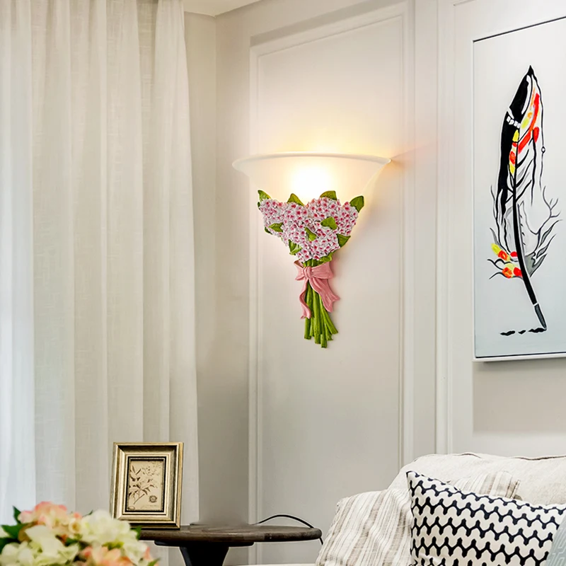 1-kops matglazen schanslamp moderne witte taps toelopende wandlamp met geel/roze gypsophila-boeketelement Clearhalo