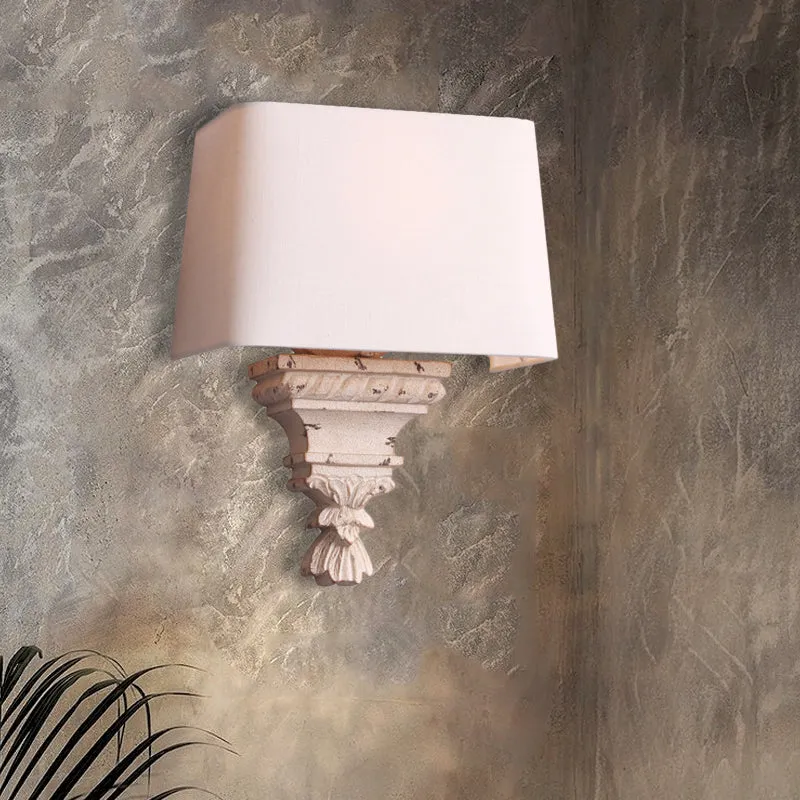 1-lichte slaapkamer wandmontagelamp Eenvoudige witte schanslamp met taps toelopende stoffen kap Clearhalo