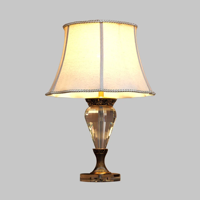 1-lichts Bell-nachtkastje Lichte plattelandstafellamp van beige stof met helder kristalaccent Clearhalo