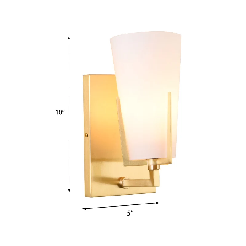 1-lichts conische schanslamp retro messing matglazen wandlamp met vierkante achterplaat voor slaapkamer Clearhalo