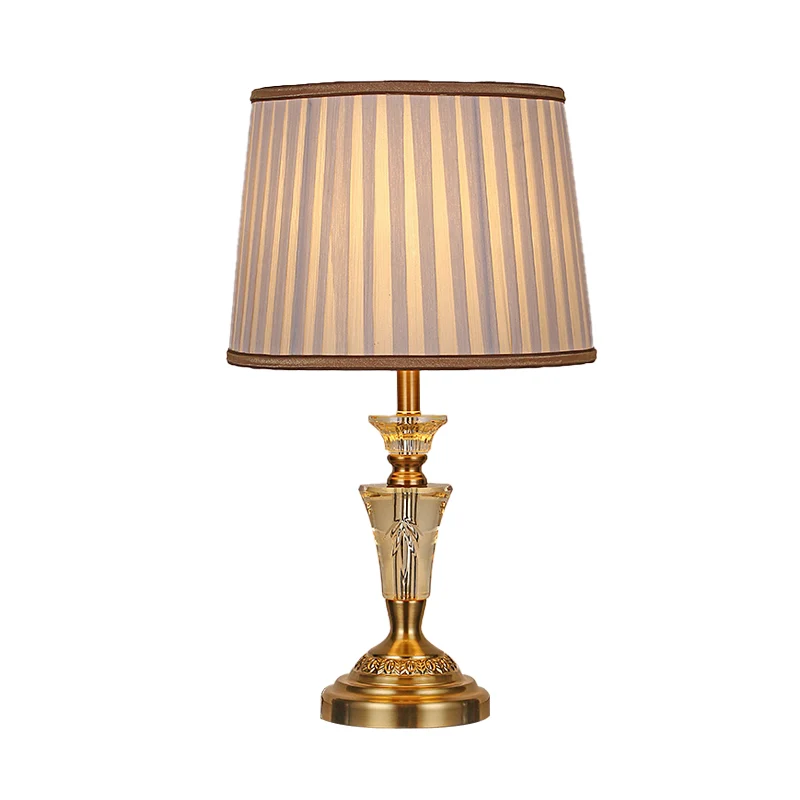 1-lichts nachtkastje met landelijke geplooide lampenkap, stoffen nachtkastje beige/roze met kristallen voet Clearhalo