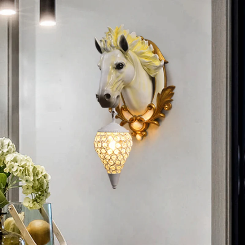 1-lichts woonkamer wandlamp vintage blaker met wit/rood paard harsdecoratie, 10"/12" breed Clearhalo