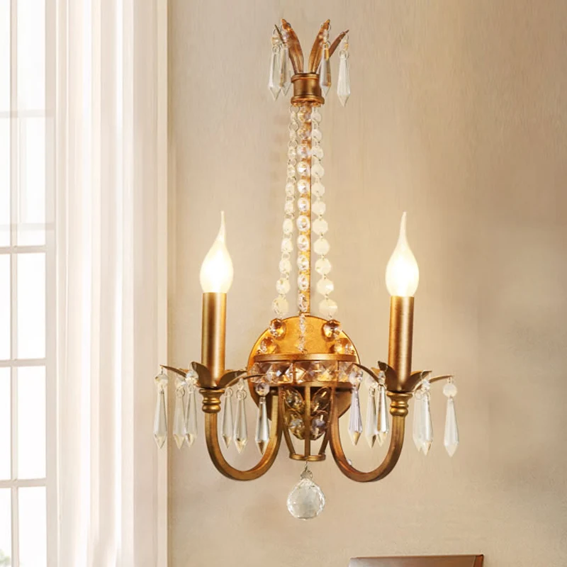 2-koppige kandelaar wandlamp Rustiek antiek goud ijzer Wandmontage Verlichting met kristallen accent Clearhalo