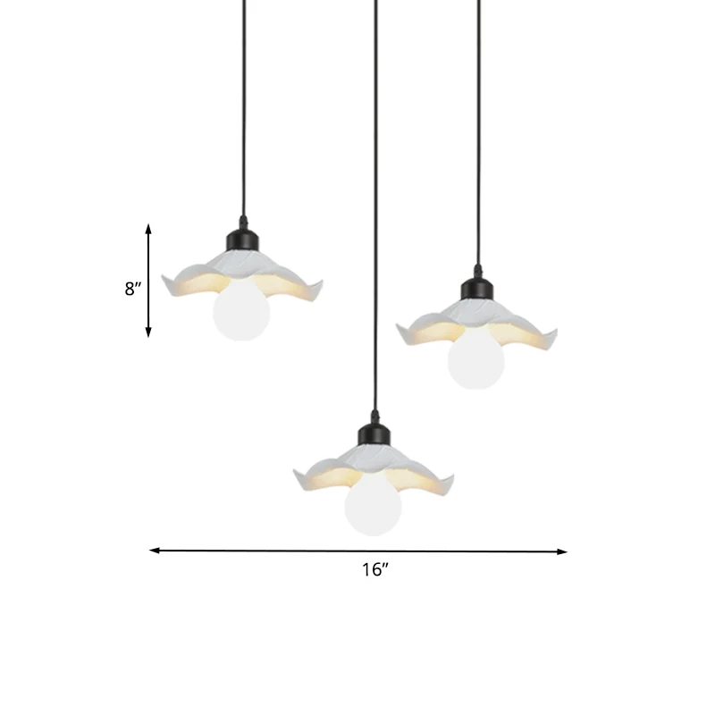 3-kops hanglamp met gegolfde rand, moderne stijl, wit metallic hanglamp met lineaire/ronde luifel Clearhalo